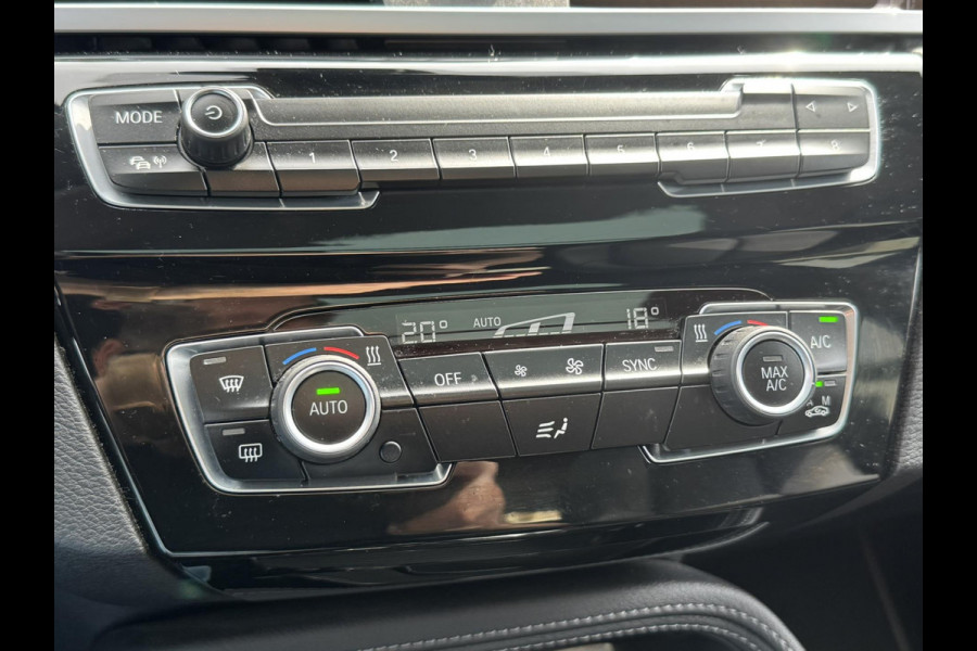 BMW X2 SDrive18i High Executive LED 19" M-sport velgen Panorama Sfeer verlichting Leder Cruise Clima