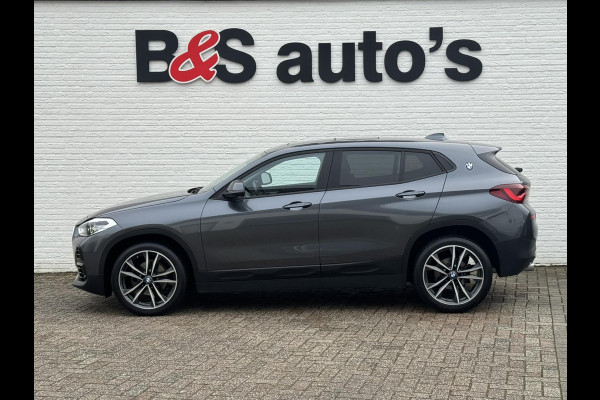 BMW X2 SDrive18i High Executive LED 19" M-sport velgen Panorama Sfeer verlichting Leder Cruise Clima