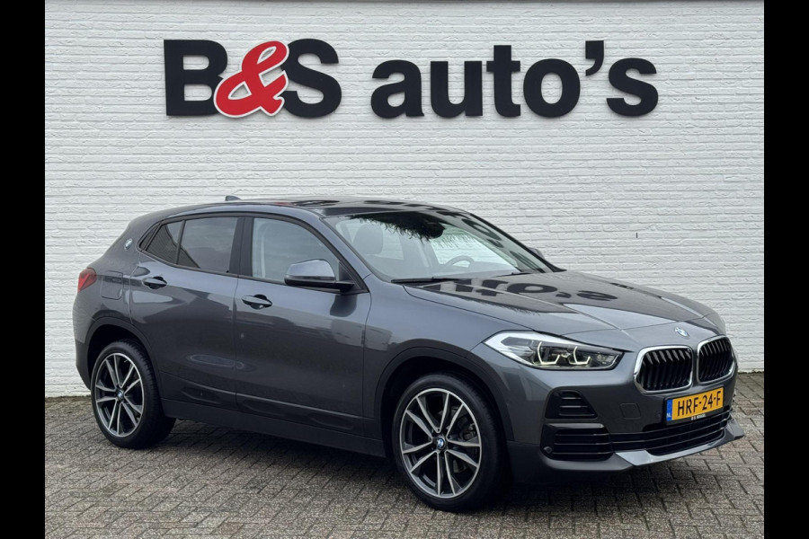 BMW X2 SDrive18i High Executive LED 19" M-sport velgen Panorama Sfeer verlichting Leder Cruise Clima