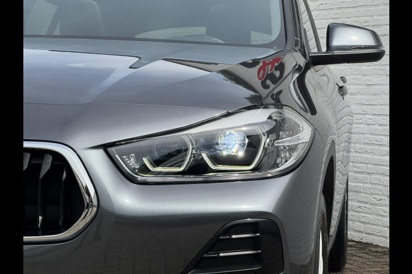 BMW X2 SDrive18i High Executive LED 19" M-sport velgen Panorama Sfeer verlichting Leder Cruise Clima