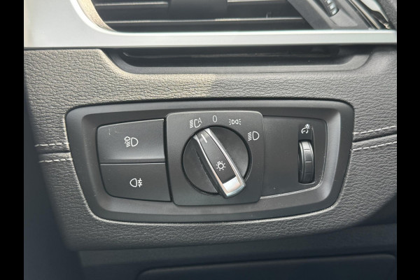 BMW X2 SDrive18i High Executive LED 19" M-sport velgen Panorama Sfeer verlichting Leder Cruise Clima