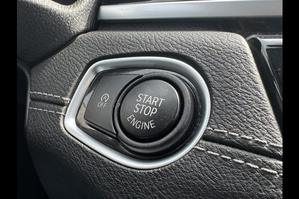 BMW X2 SDrive18i High Executive LED 19" M-sport velgen Panorama Sfeer verlichting Leder Cruise Clima