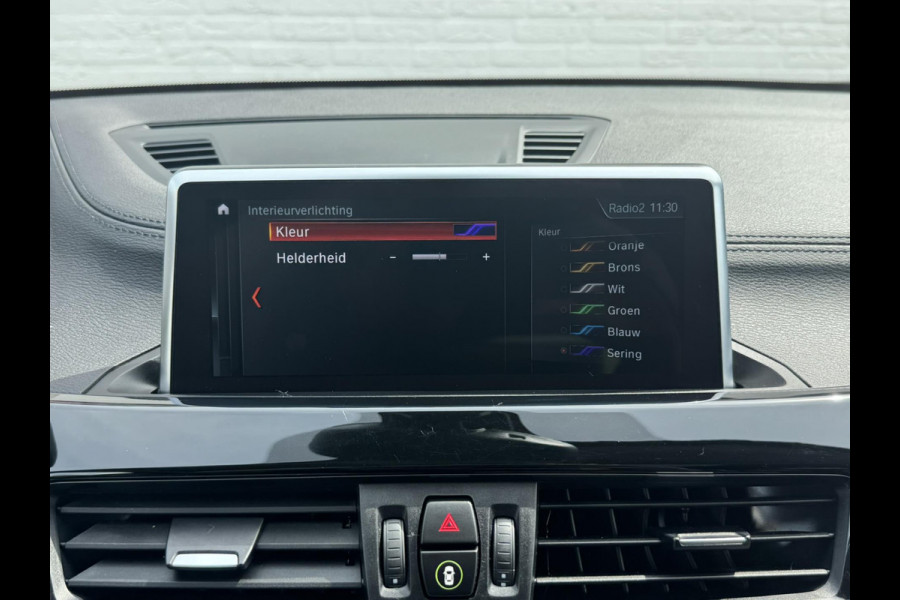 BMW X2 SDrive18i High Executive LED 19" M-sport velgen Panorama Sfeer verlichting Leder Cruise Clima