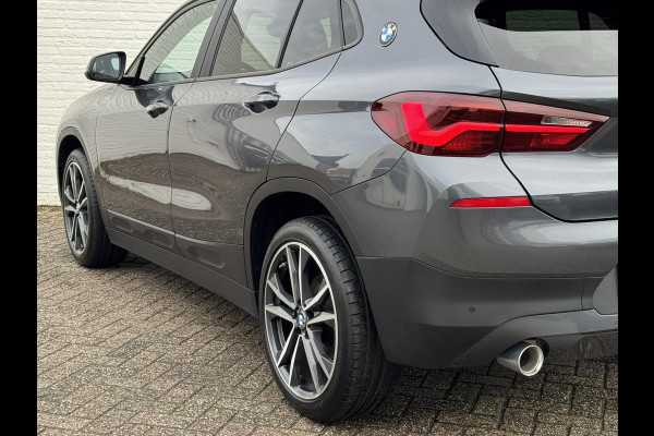 BMW X2 SDrive18i High Executive LED 19" M-sport velgen Panorama Sfeer verlichting Leder Cruise Clima