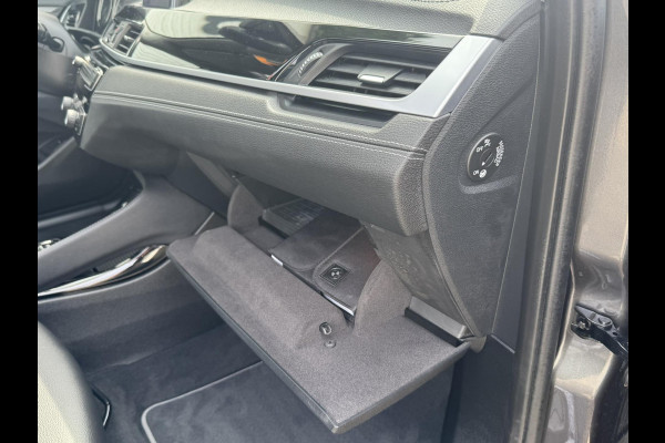 BMW X2 SDrive18i High Executive LED 19" M-sport velgen Panorama Sfeer verlichting Leder Cruise Clima