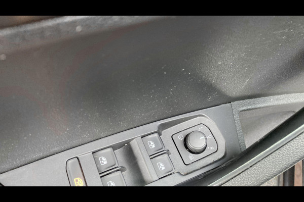 Škoda Karoq 1.5 TSI ACT 150pk DSG Sportline Business Panorama Trekhaak Camera Stoelverwarming Carplay