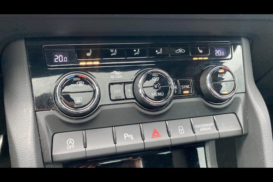Škoda Karoq 1.5 TSI ACT 150pk DSG Sportline Business Panorama Trekhaak Camera Stoelverwarming Carplay
