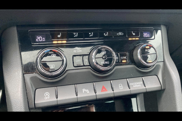 Škoda Karoq 1.5 TSI ACT 150pk DSG Sportline Business Panorama Trekhaak Camera Stoelverwarming Carplay