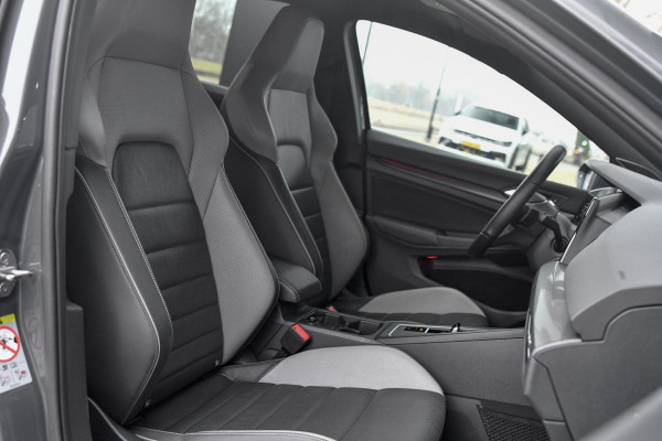 Volkswagen Golf 2.0 GTD. Leder, Koeling, Memory, HUD, Keyless, Camera, H/K, ACC, Stuurvw, IQ Light, Trekh, Sfeer, CarPlay!