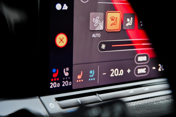 Volkswagen Golf 2.0 GTD. Leder, Koeling, Memory, HUD, Keyless, Camera, H/K, ACC, Stuurvw, IQ Light, Trekh, Sfeer, CarPlay!