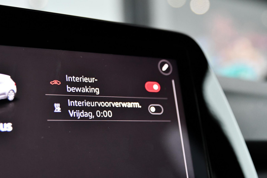 Volkswagen Golf 2.0 GTD. Leder, Koeling, Memory, HUD, Keyless, Camera, H/K, ACC, Stuurvw, IQ Light, Trekh, Sfeer, CarPlay!