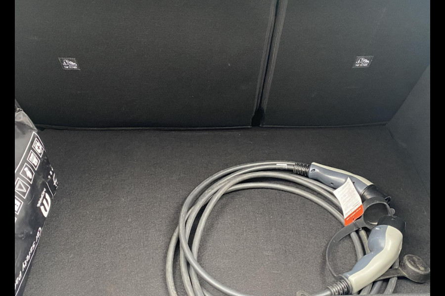 Opel CORSA-E Level 2 50 kWh, PDC, PrivacyGlass, Clima, CC, Batt. 100%, NAP