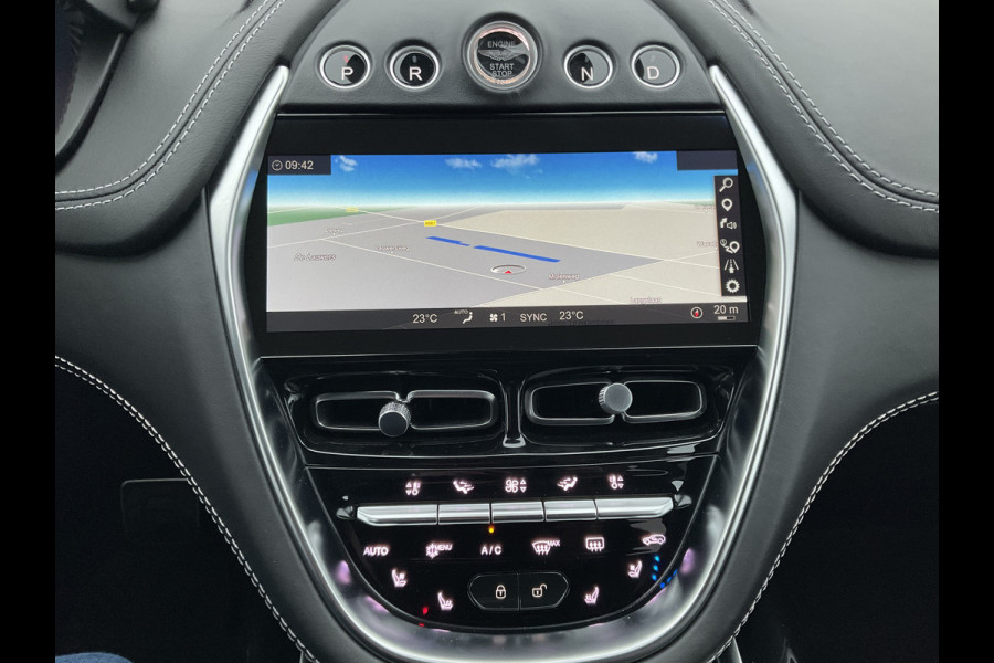 Aston Martin Dbx 4.0 V8 360° Memory Stoelverw/koeling Sfeerverl Pano Lightning Silver