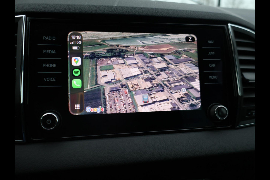 Škoda Karoq 1.5 TSI ACT 150 PK AUT. + WEGKL. TREKHAAK | CANTON | ADAPTIVE CRUISE | STOELVERW. | CAMERA