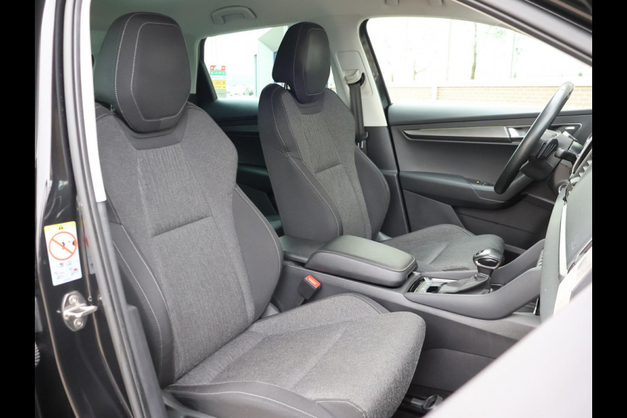 Škoda Karoq 1.5 TSI ACT 150 PK AUT. + WEGKL. TREKHAAK | CANTON | ADAPTIVE CRUISE | STOELVERW. | CAMERA