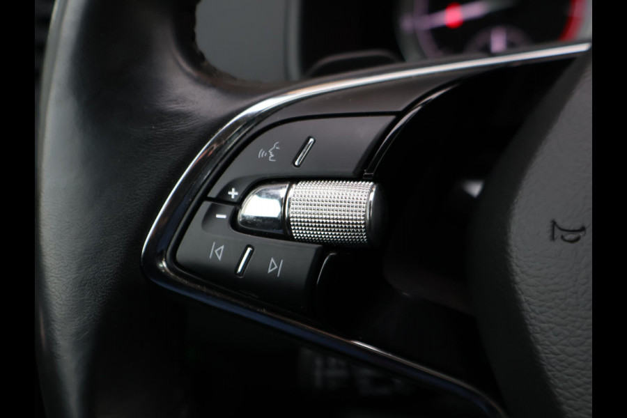 Škoda Karoq 1.5 TSI ACT 150 PK AUT. + WEGKL. TREKHAAK | CANTON | ADAPTIVE CRUISE | STOELVERW. | CAMERA