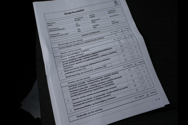 Škoda Karoq 1.5 TSI ACT 150 PK AUT. + WEGKL. TREKHAAK | CANTON | ADAPTIVE CRUISE | STOELVERW. | CAMERA