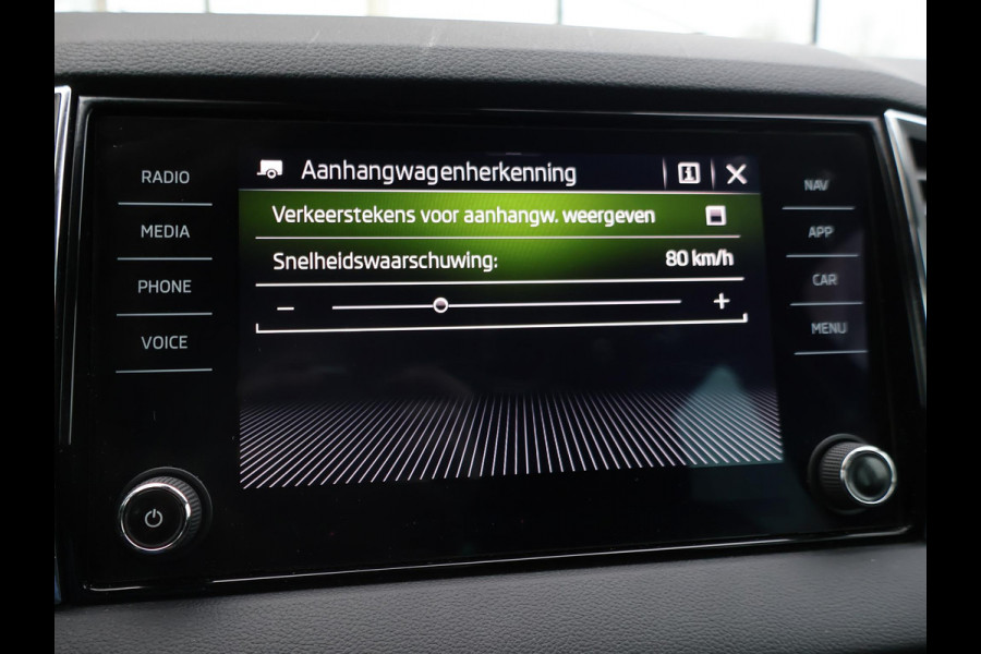 Škoda Karoq 1.5 TSI ACT 150 PK AUT. + WEGKL. TREKHAAK | CANTON | ADAPTIVE CRUISE | STOELVERW. | CAMERA