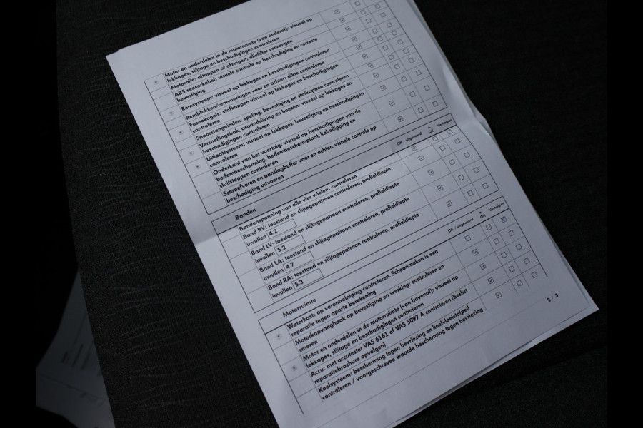 Škoda Karoq 1.5 TSI ACT 150 PK AUT. + WEGKL. TREKHAAK | CANTON | ADAPTIVE CRUISE | STOELVERW. | CAMERA