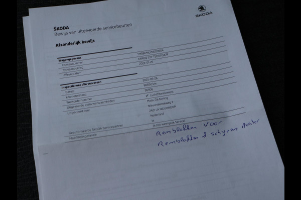 Škoda Karoq 1.5 TSI ACT 150 PK AUT. + WEGKL. TREKHAAK | CANTON | ADAPTIVE CRUISE | STOELVERW. | CAMERA