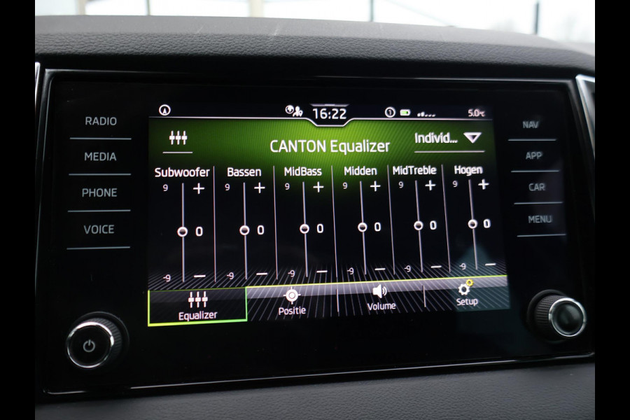 Škoda Karoq 1.5 TSI ACT 150 PK AUT. + WEGKL. TREKHAAK | CANTON | ADAPTIVE CRUISE | STOELVERW. | CAMERA