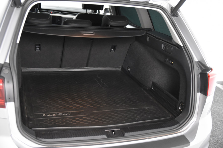 Volkswagen Passat Variant 1.5 TSI Elegance *1ste Eigenaar*Leer*Panoramadak*Trekhaak*