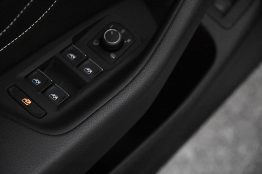 Volkswagen Passat Variant 1.5 TSI Elegance *1ste Eigenaar*Leer*Panoramadak*Trekhaak*