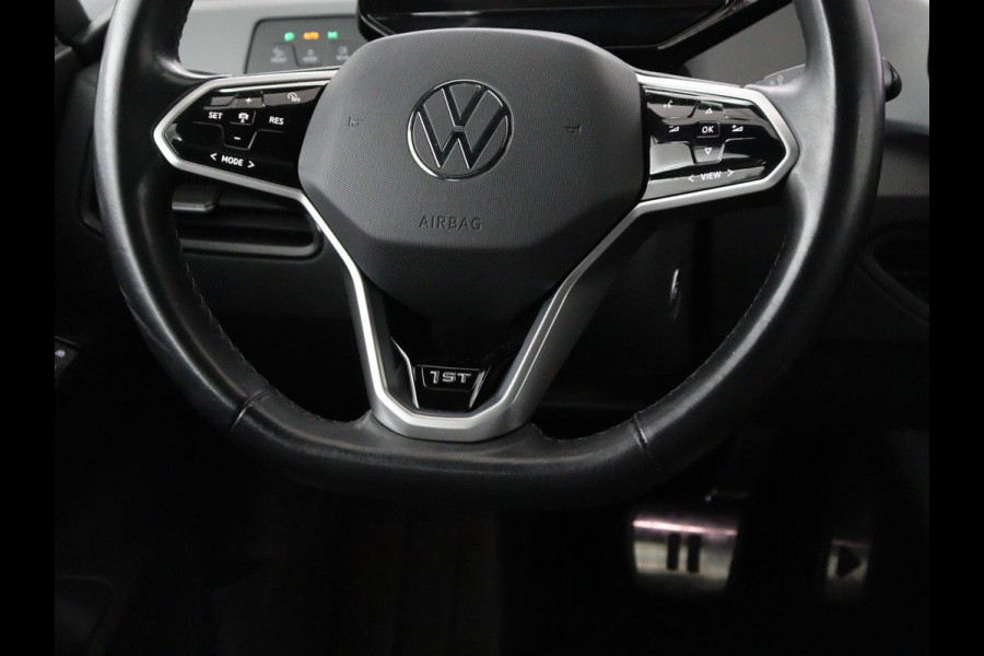 Volkswagen ID.3 First Plus 58 kWh | Stoel & stuurverwarming | Camera | Adaptive cruise | Sfeerverlichting | Carplay | Navigatie | Matrix LED | Parkeerhulp | Sfeerverlichting | Climate control
