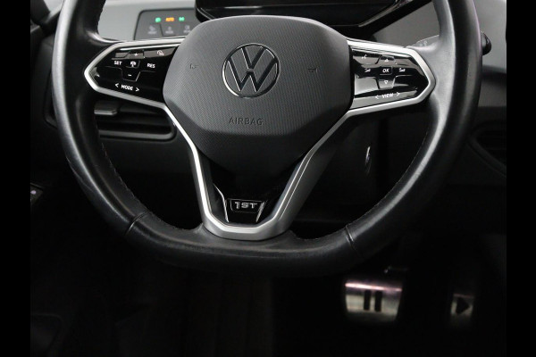 Volkswagen ID.3 First Plus 58 kWh | Stoel & stuurverwarming | Camera | Adaptive cruise | Sfeerverlichting | Carplay | Navigatie | Matrix LED | Parkeerhulp | Sfeerverlichting | Climate control