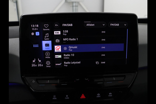 Volkswagen ID.3 First Plus 58 kWh | Stoel & stuurverwarming | Camera | Adaptive cruise | Sfeerverlichting | Carplay | Navigatie | Matrix LED | Parkeerhulp | Sfeerverlichting | Climate control