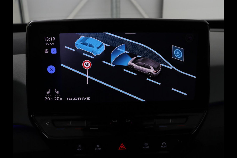 Volkswagen ID.3 First Plus 58 kWh | Stoel & stuurverwarming | Camera | Adaptive cruise | Sfeerverlichting | Carplay | Navigatie | Matrix LED | Parkeerhulp | Sfeerverlichting | Climate control