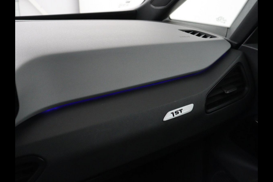 Volkswagen ID.3 First Plus 58 kWh | Stoel & stuurverwarming | Camera | Adaptive cruise | Sfeerverlichting | Carplay | Navigatie | Matrix LED | Parkeerhulp | Sfeerverlichting | Climate control