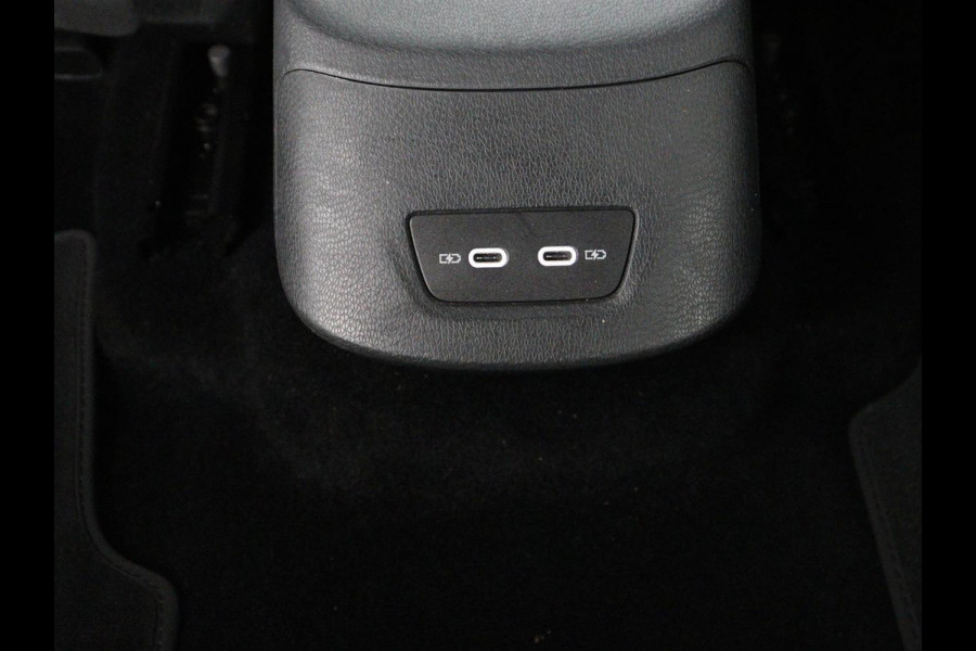 Volkswagen ID.3 First Plus 58 kWh | Stoel & stuurverwarming | Camera | Adaptive cruise | Sfeerverlichting | Carplay | Navigatie | Matrix LED | Parkeerhulp | Sfeerverlichting | Climate control