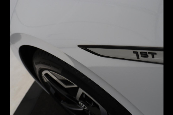 Volkswagen ID.3 First Plus 58 kWh | Stoel & stuurverwarming | Camera | Adaptive cruise | Sfeerverlichting | Carplay | Navigatie | Matrix LED | Parkeerhulp | Sfeerverlichting | Climate control