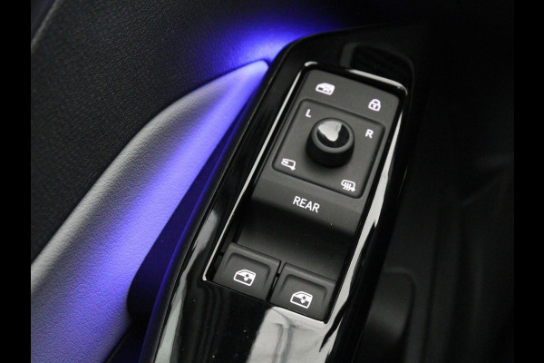Volkswagen ID.3 First Plus 58 kWh | Stoel & stuurverwarming | Camera | Adaptive cruise | Sfeerverlichting | Carplay | Navigatie | Matrix LED | Parkeerhulp | Sfeerverlichting | Climate control