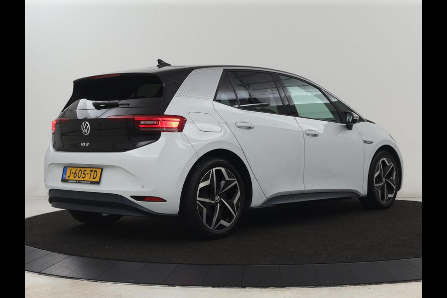 Volkswagen ID.3 First Plus 58 kWh | Stoel & stuurverwarming | Camera | Adaptive cruise | Sfeerverlichting | Carplay | Navigatie | Matrix LED | Parkeerhulp | Sfeerverlichting | Climate control