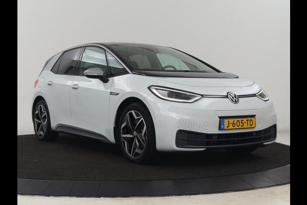 Volkswagen ID.3 First Plus 58 kWh | Stoel & stuurverwarming | Camera | Adaptive cruise | Sfeerverlichting | Carplay | Navigatie | Matrix LED | Parkeerhulp | Sfeerverlichting | Climate control