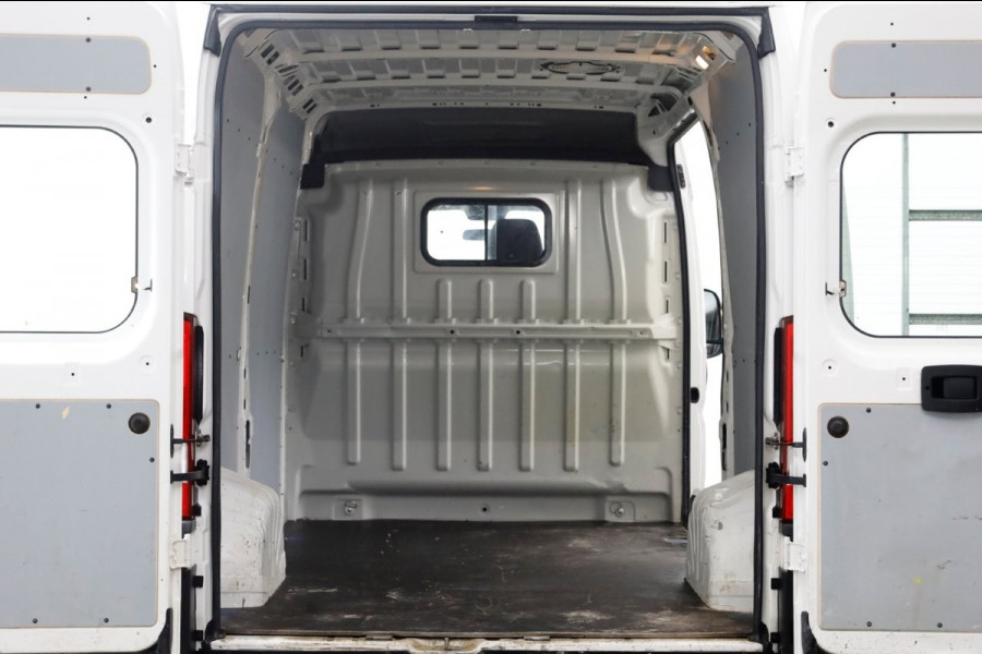 Peugeot Boxer 2.2 BlueHDi 140pk L2H2 Airco/Imperiaal 10-2020