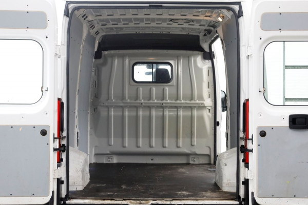 Peugeot Boxer 2.2 BlueHDi 140pk L2H2 Airco/Imperiaal 10-2020