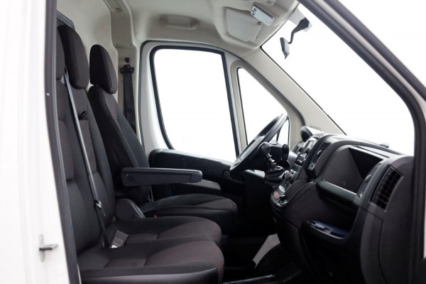 Peugeot Boxer 2.2 BlueHDi 140pk L2H2 Airco/Imperiaal 10-2020