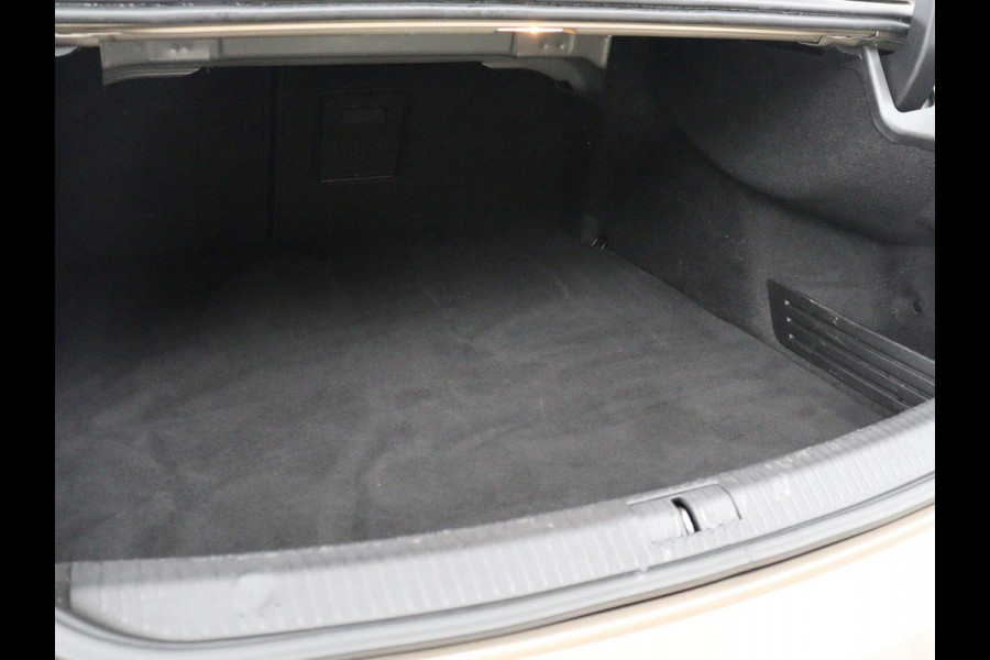 Renault Talisman 1.3 TCe Limited | Massage | Carplay | Navigatie | Keyless | Parkeerhulp | Half leder | Cruise control | Bluetooth | DAB | Climate control