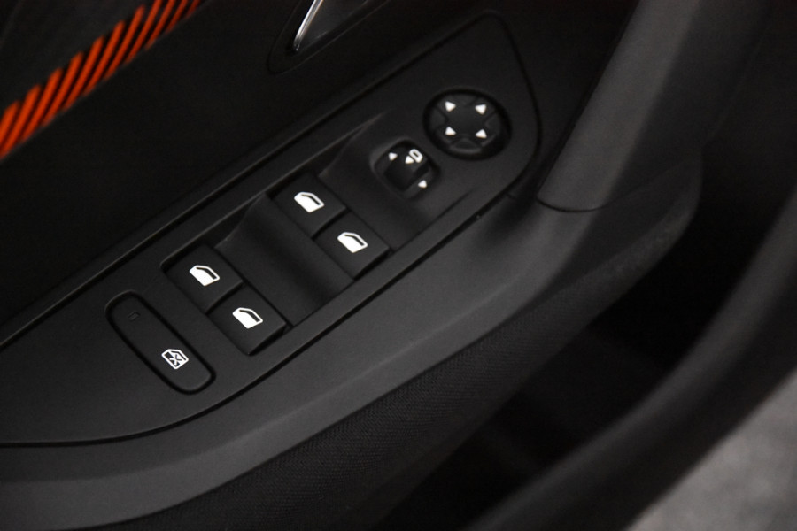 Peugeot 2008 1.2 Active *1ste Eigenaar*Navigatie*PDC*DAB*