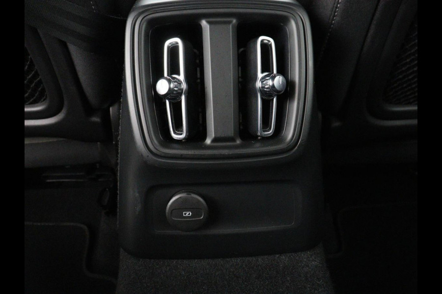 Volvo XC40 1.5 T4 Recharge Inscription Expression | Trekhaak | Camera | Carplay | Navigatie | Full LED | Keyless | Parkeerhulp | Cruise control | Climate control | PHEV | Plug In