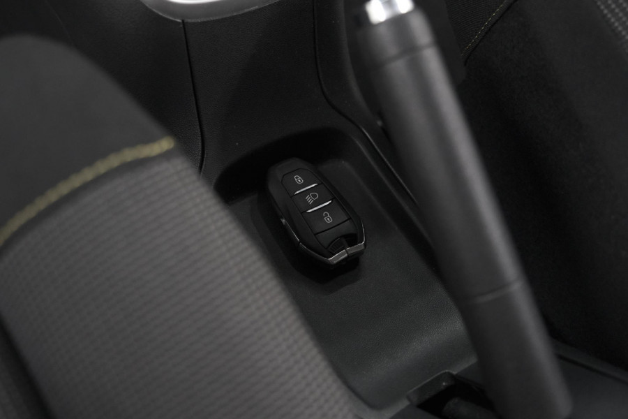 Citroën C3 PureTech 110 EAT6 Max | Camera | Parkeersensoren | Navigatie | Apple Carplay