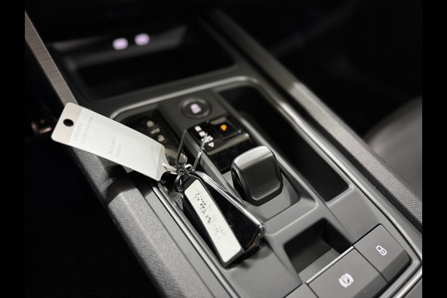 CUPRA Leon 1.4 e-Hybrid 245PK | VZ Copper Edition | Pano | Full Led | Safe & Driving package XL | Vision Plus pack | Ambient |