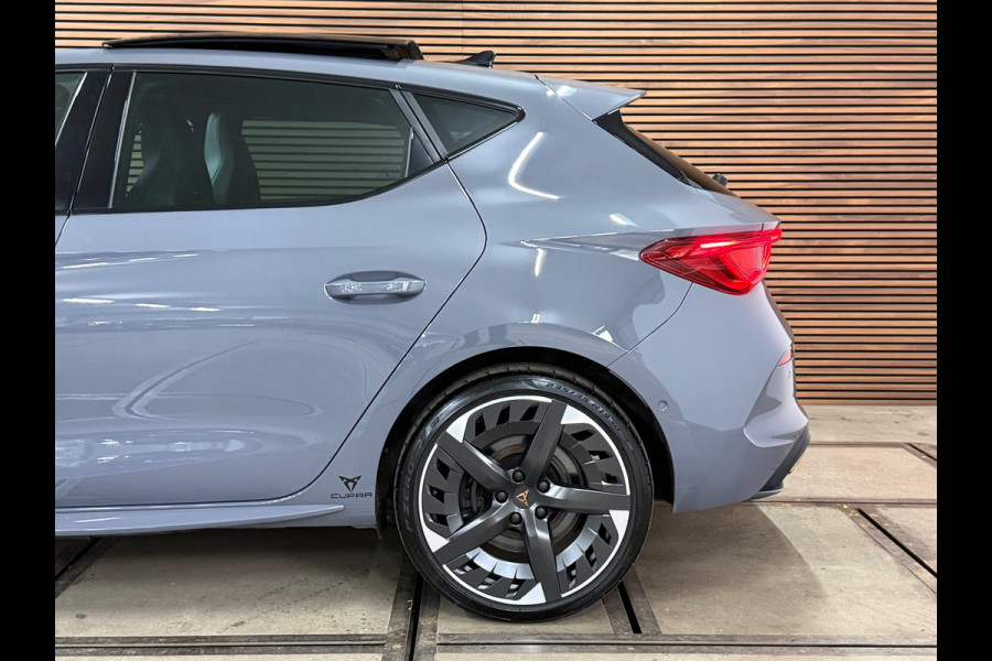 CUPRA Leon 1.4 e-Hybrid 245PK | VZ Copper Edition | Pano | Full Led | Safe & Driving package XL | Vision Plus pack | Ambient |