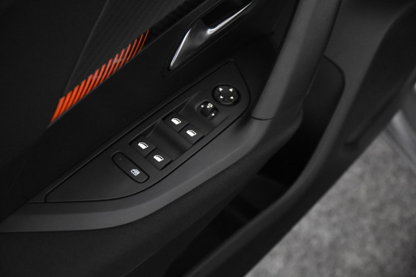 Peugeot 2008 1.2 Active *1ste Eigenaar*Navigatie*Carplay*PDC*