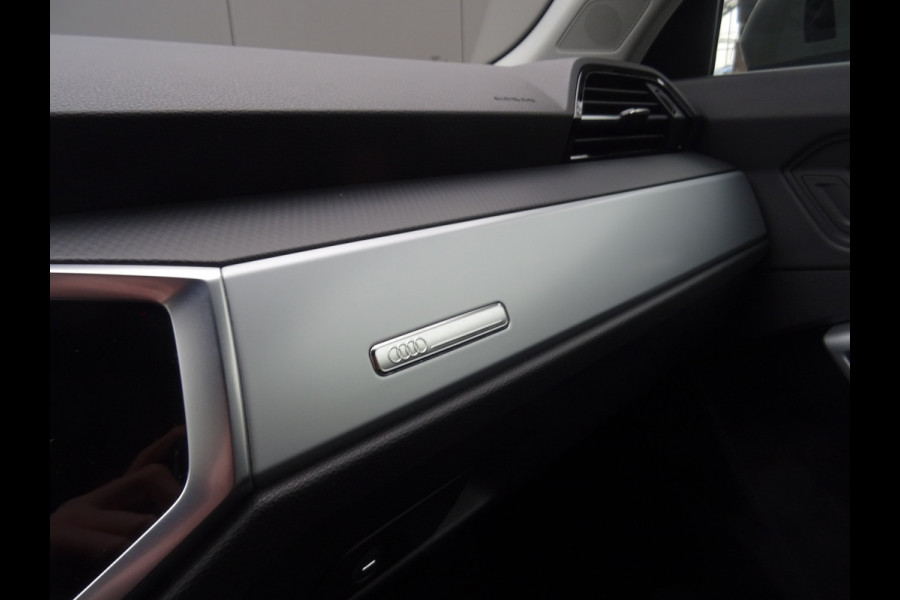 Audi Q3 35 TFSI Pro Line * CARPLAY * STOELVERW. * EYE CATCHER !!