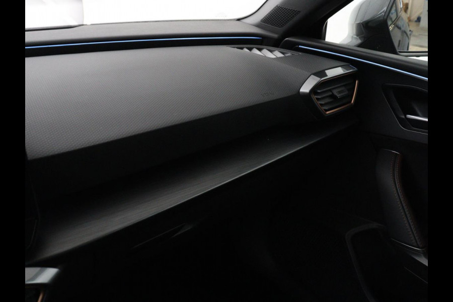 CUPRA Leon 1.4 eHybrid | Stoelverwarming | Adaptive cruise | Navigatie | Sportstoelen | Stuurverwarming | Parkeerhulp | Full LED | Keyless | Half leder | PHEV | Plug In