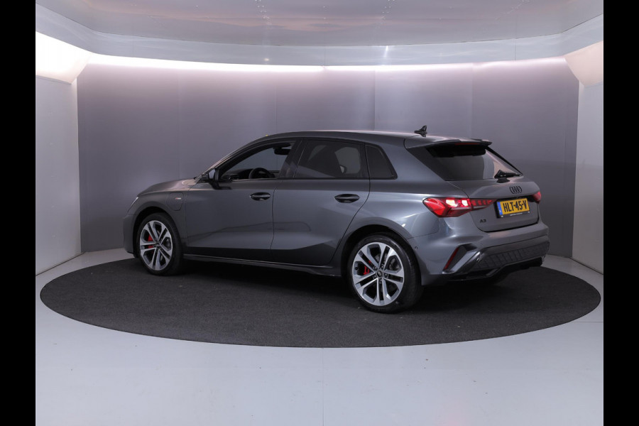 Audi A3 Sportback 45 TFSI e S edition Competition 272 pk S-tronic | Verlengde garantie | Navigatie | Parkeersensoren (Park assist) | Achteruitrijcamera | Stoelverwarming | S-Line |